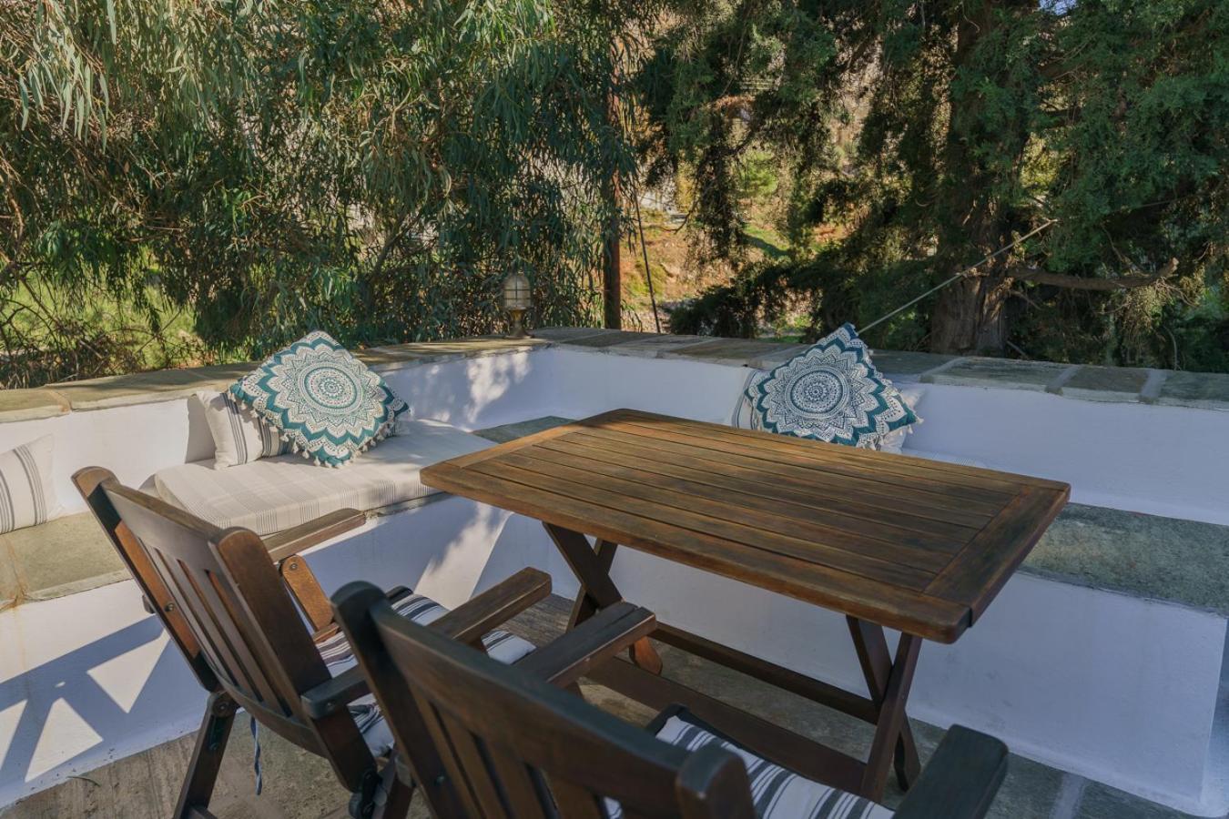 Nereids Guesthouse Hydra  Bagian luar foto