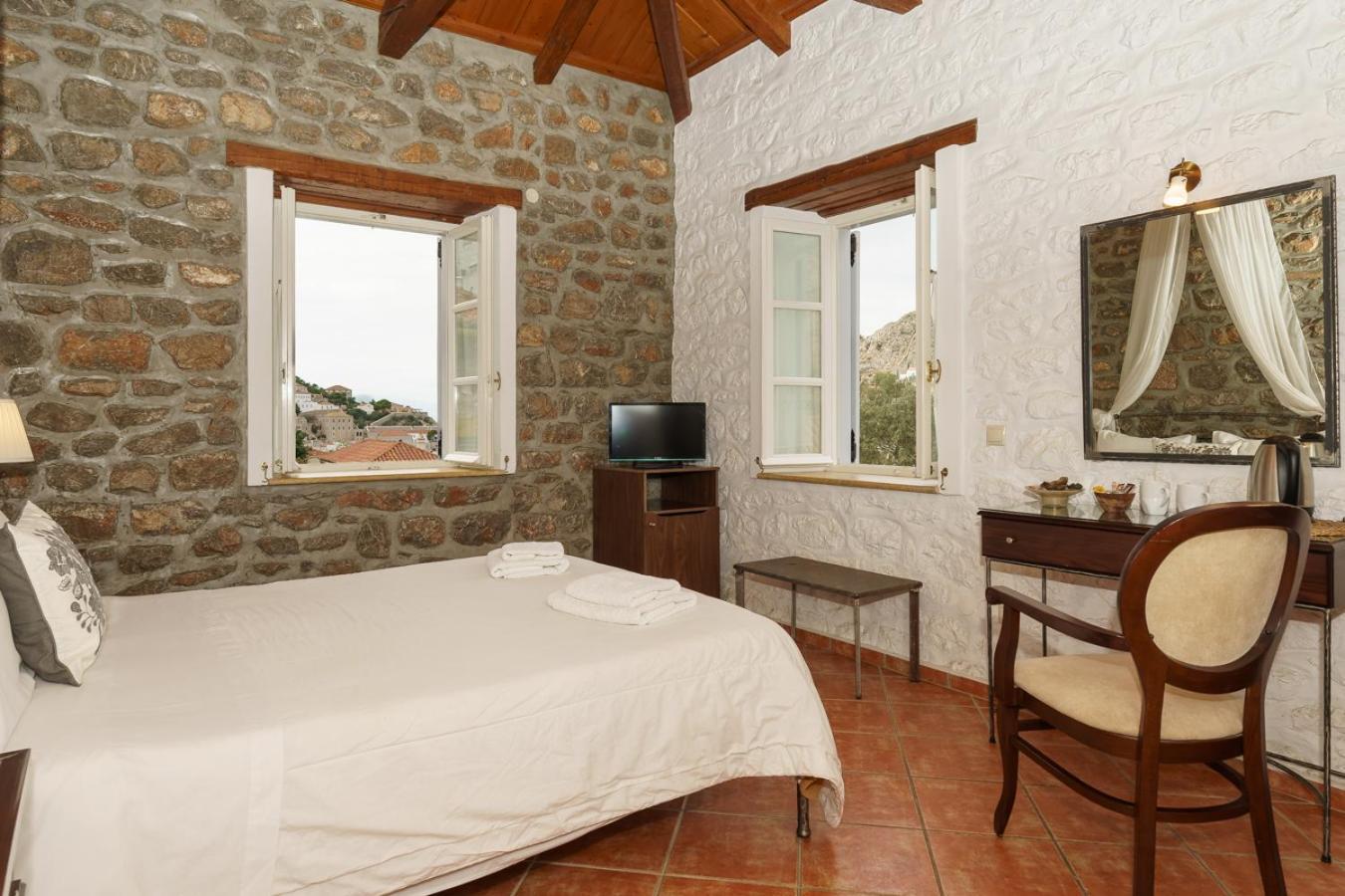 Nereids Guesthouse Hydra  Bagian luar foto