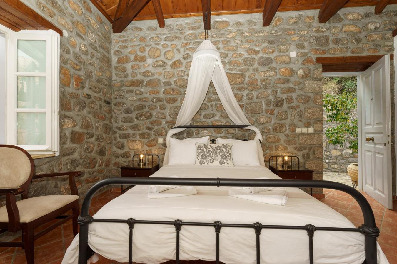 Nereids Guesthouse Hydra  Bagian luar foto